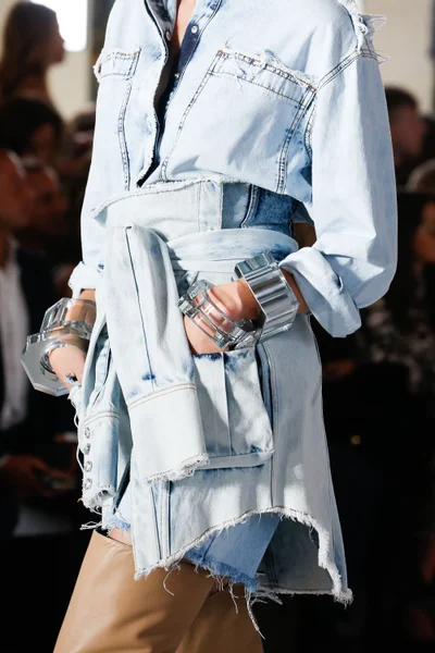 Look 74